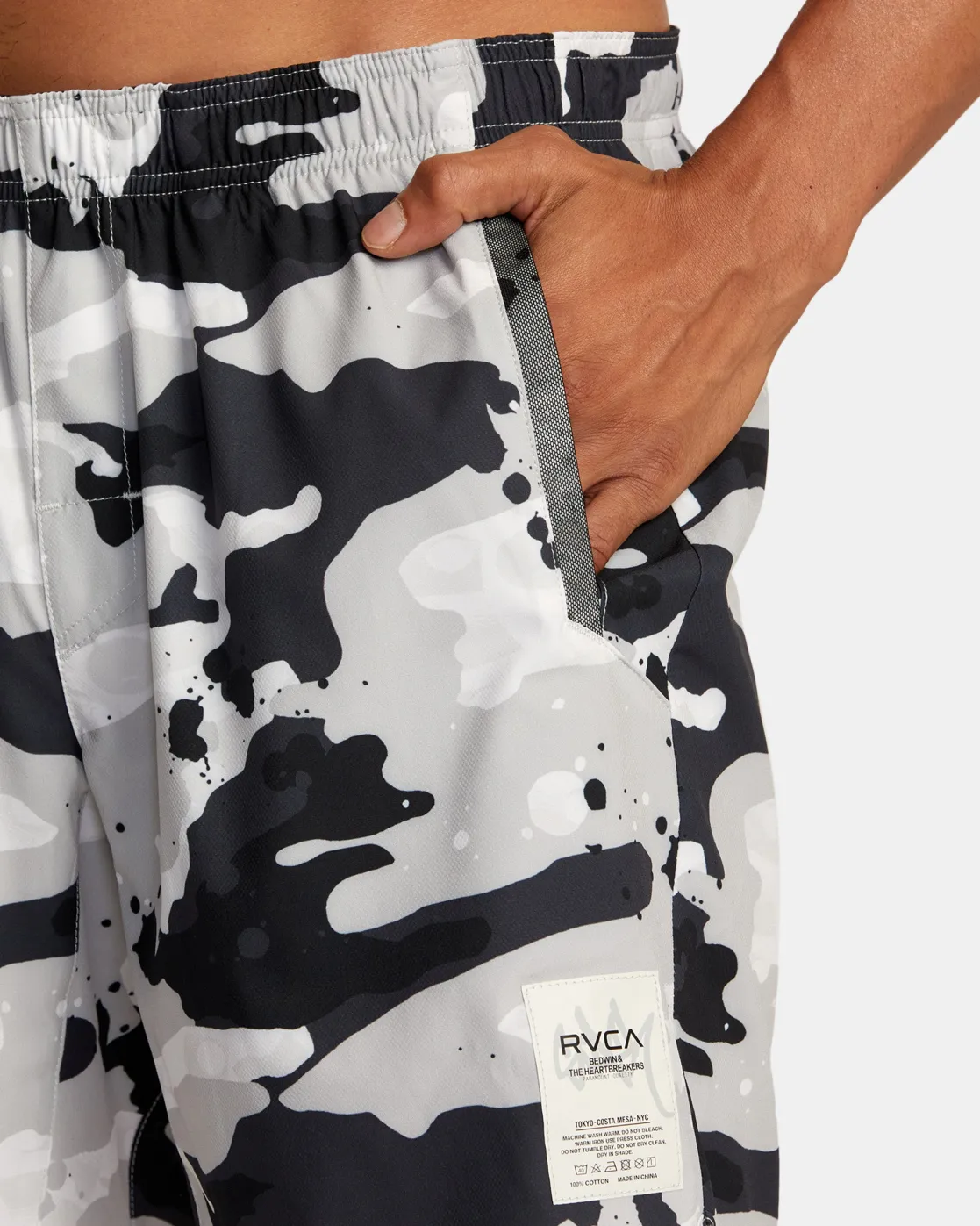 RVCA BEDWIN X STASH YOGGER STRETCH 17" ELASTIC WAIST SHORTS Black/White Sale
